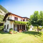 J&j House Castelmarte