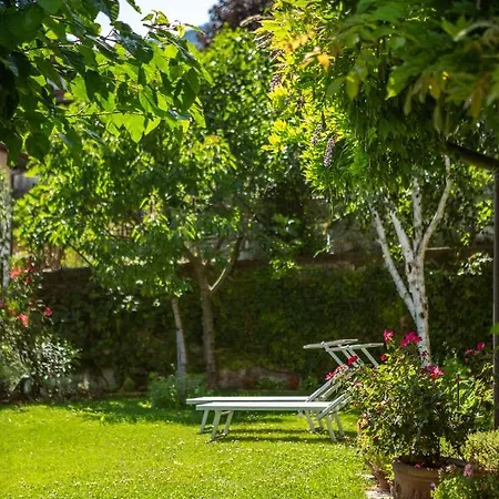 J&j House בית אירוח Castelmarte
